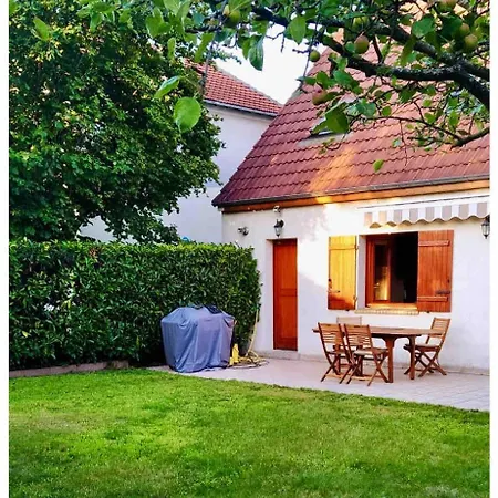Charmante Maison Entre Paris Et Holiday home *