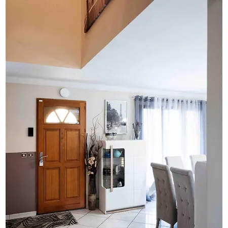 Holiday home Charmante Maison Entre Paris Et Courtry