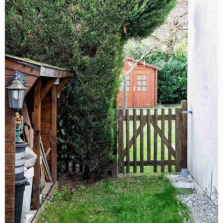Holiday home Charmante Maison Entre Paris Et *